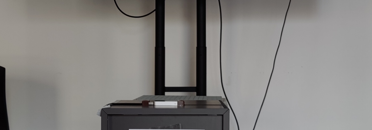 Nueva instalación interactiva realizada desde el @master_interactivo_easdv para consultar la oferta formativa de @easdvalencia para el próximo curso 23-24
